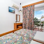 Mike's House Отель Фалираки