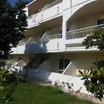 Mike's House 2* 法里拉基