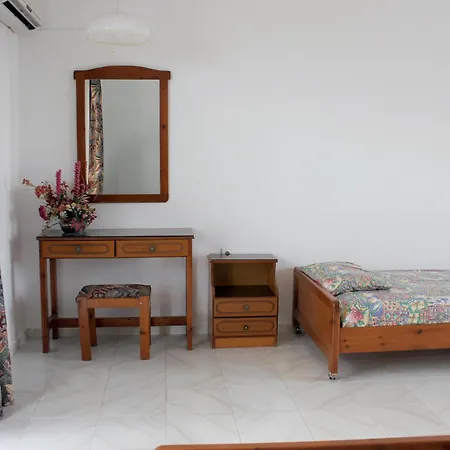 Mike's House ホテル ファリラキ