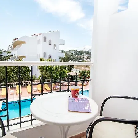 Mike's House 2* ファリラキ