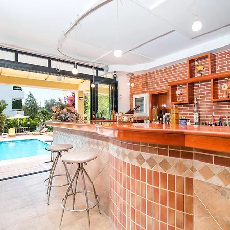 ホテル Mike's House ファリラキ