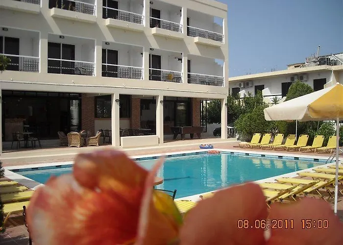 Mike's House Hotel 2*