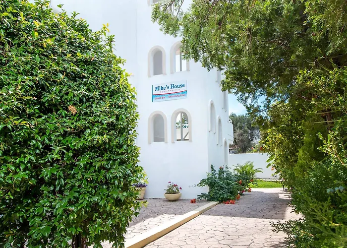 Mike's House Hotel 2*