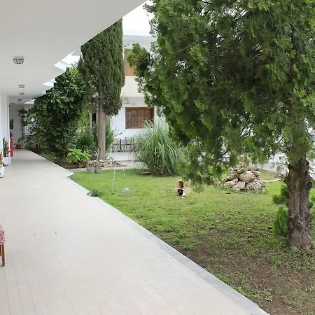 Mike's House فندق فاليراكي