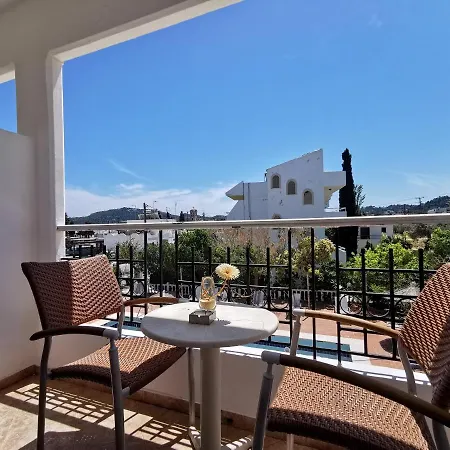 Ξενοδοχείο Mike's House Φαληράκι