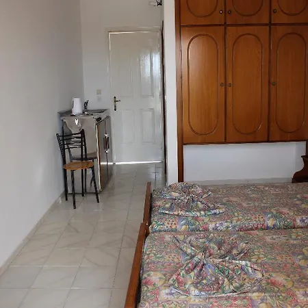 Mike's House 2* Φαληράκι