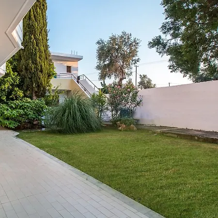 Ξενοδοχείο Mike's House Φαληράκι