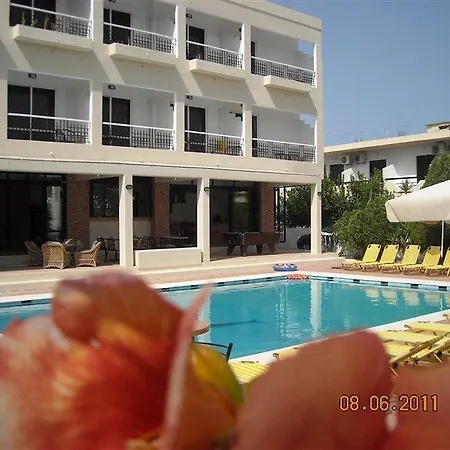 Mike's House Ξενοδοχείο 2*