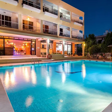فندق Mike's House 2*
