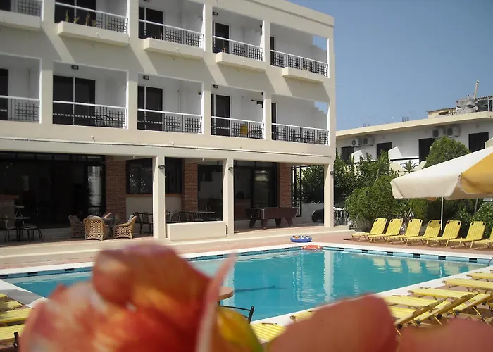 Mike's House Hotel 2*