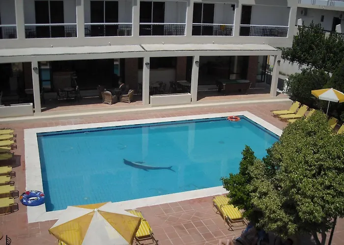 Mike's House Hotel 2*